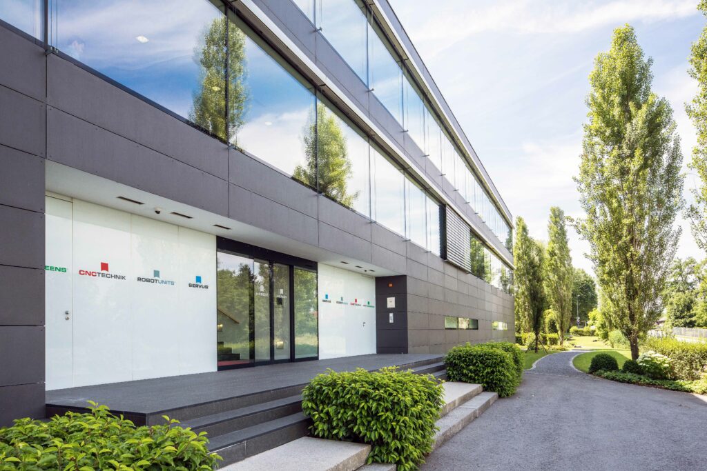 Eingang zum Robotunits Hauptsitz in der Heron Innovations Factory in Dornbirn, Vorarlberg